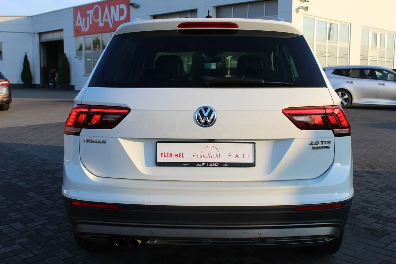 Volkswagen Tiguan 2.0 TDI 4M Comfortline...  Image 5