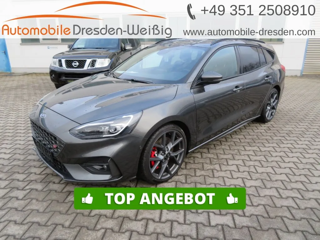 Ford Focus TURNIER 2,3 ST*STYLING PAKET*PERFORMANCE* Image 1