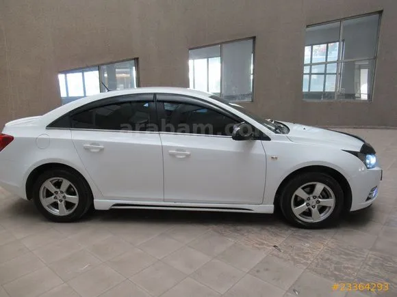 Chevrolet Cruze 1.6 LS Image 3